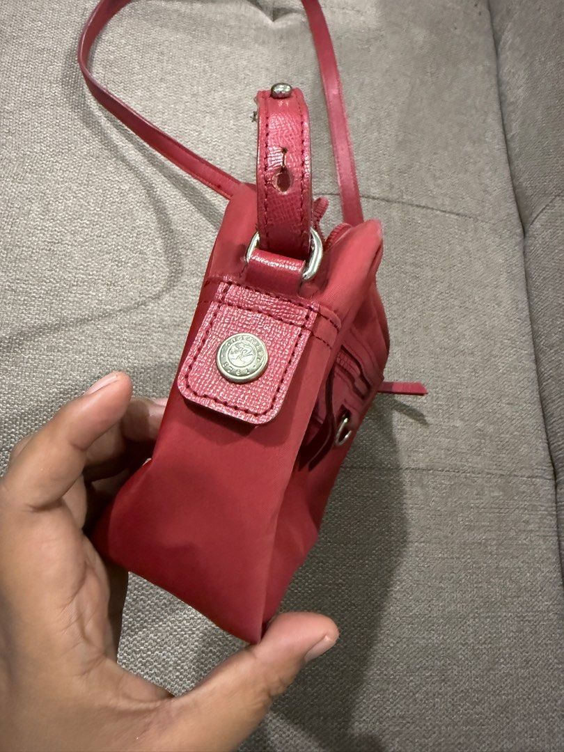 Longchamp Crossbody Bag (Category: Luxury Bags & Wallets) located in Bacolod City. Submitted by charmvault (Listing ID 1399658317, Image 3). Description: 👜Longchamp Crossbody Bag •Us Balikbayan📦🇺🇸 •Orig💯 •Made in France🇫🇷 •Preloved item | In Excellent condition •May color transfer sa strap ng bag but doesn't affect the quality of the bag •Pass sa barat!!! •What you see is what you get •Shipping via J&T Express c/o Buyer ₱130 🏷️₱1500 last 