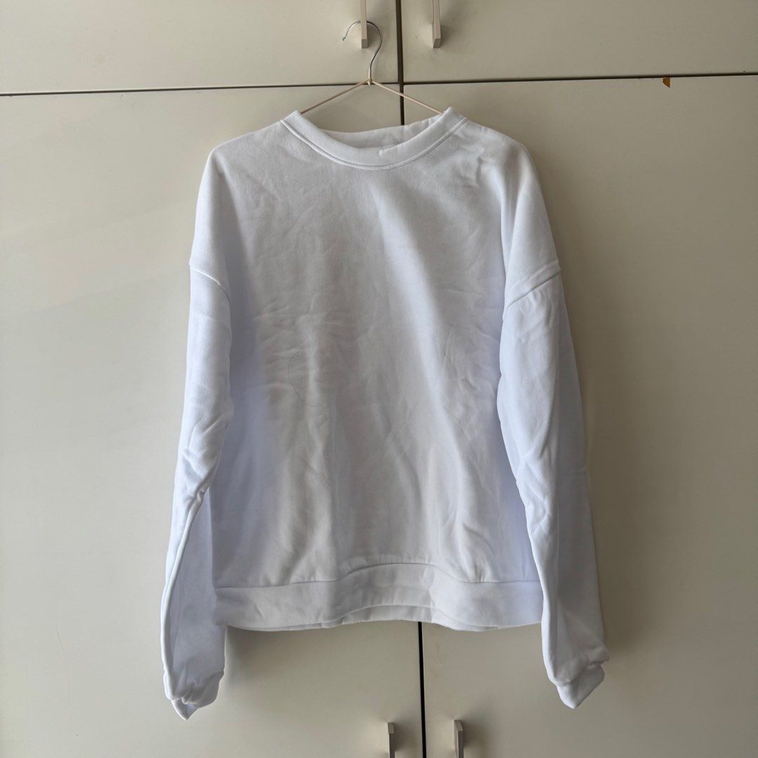 loungewear set coords terno (sweater & joggers) (Category: Sets & Coordinates) located in Paranaque City. Submitted by ursaturdayfaves (Listing ID 1399679015, Image 3). Description: Has washable stains.