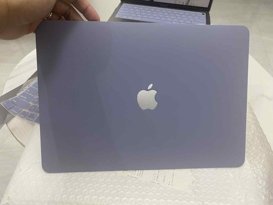 MacBook Pro 13" A2338 Case with Keyboard Cover (Category: Laptop Bags & Sleeves) located in Pila. Submitted by eliphalez (Listing ID 1399811687, Image 1). Description: - MacBook Pro 13" case set for A2338 - Includes hard shell case and keyboard cover - Hard shell case: solid color - Keyboard cover: transparent - Features ventilation cutouts and rubber feet - Specifically for New Pro 13" models.