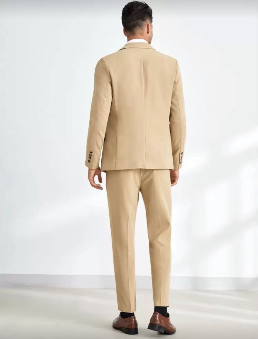 Mens Blazer and Pants Suit Large size (Category: Sets & Coordinates) located in Bacoor. Submitted by mommyb3 (Listing ID 1399687193, Image 2). Description: Large size garterized waist ng pants. HIGH QUALITY Manfinity Shein nabili.