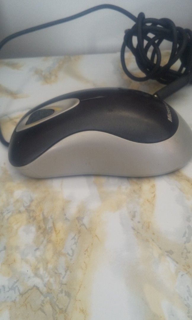Microsoft Computer Mouse (Category: Mouse & Mousepads) located in Carmona. Submitted by rpute (Listing ID 1399642399, Image 3). Description: no warranty (untested).