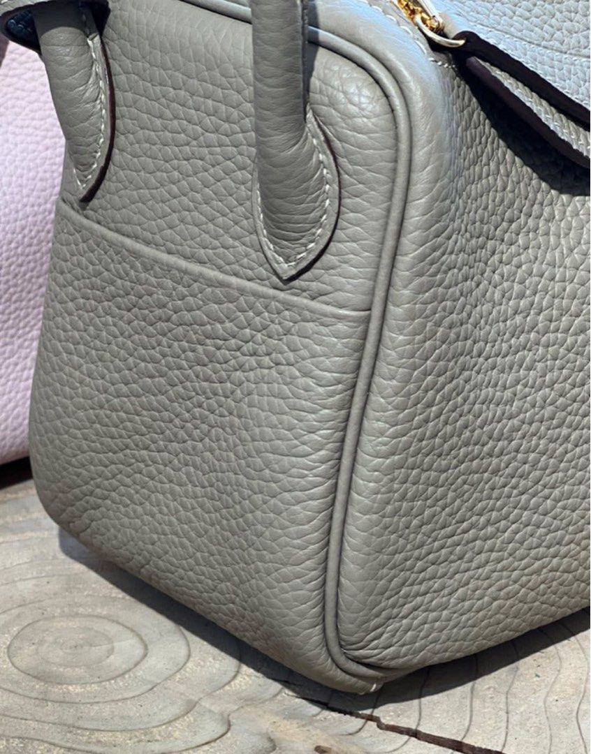 mini lindy gris mouette (Category: Luxury Bags & Wallets) located in Quezon City. Submitted by slluxury_ph (Listing ID 1399739352, Image 3). Description: H E R M È S Mini Lindy ✨ Color: Gris Mouette | Stamp W 🪶 ✨ Excellent condition 📦 Inclusions: 🧡 Box ✅ Authenticity certificate .