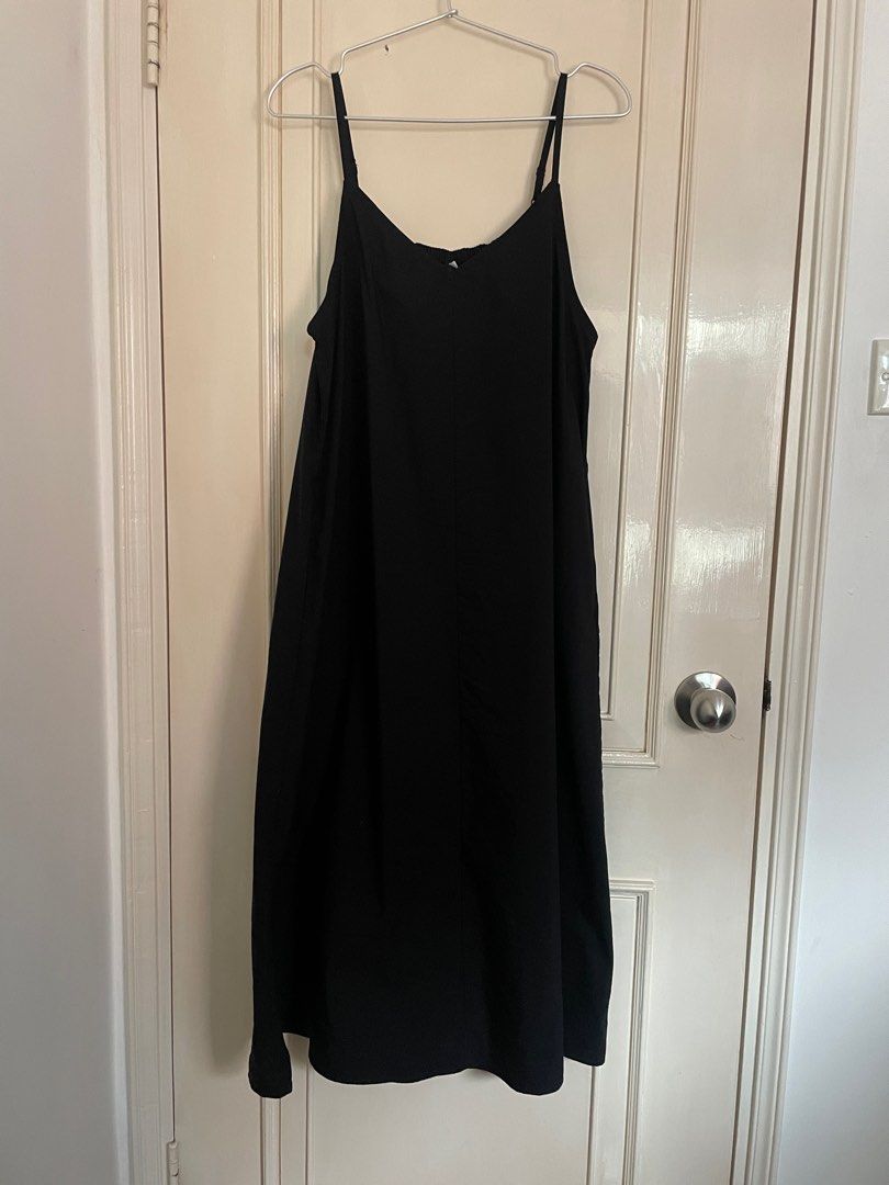 MUJI Black One-piece Ops 無印良品黑色吊帶裙, 女裝, 連身裙& 套裝