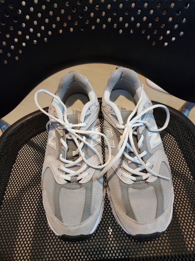New Balance 530 Grey Sneakers (Category: Sneakers) located in Paranaque City. Submitted by lazyocean (Listing ID 1399701846, Image 3). Description: New Balance 530 size 9.5 but for size 10 feet. (Personally i am size 10 but for this shoe in particular i needed to go half size down) Bought last year, barely used. Great condition, doesnt need cleaning. Tracks have minimal drag (barely noticeable) Lalamove or meetup paranaque and makati area.