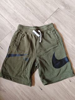 Nike 童裝中碼橄欖綠短褲64246684840065110