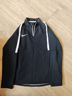 Nike 童裝中碼Dri-FIT 黑色運動上衣64246852304129110
