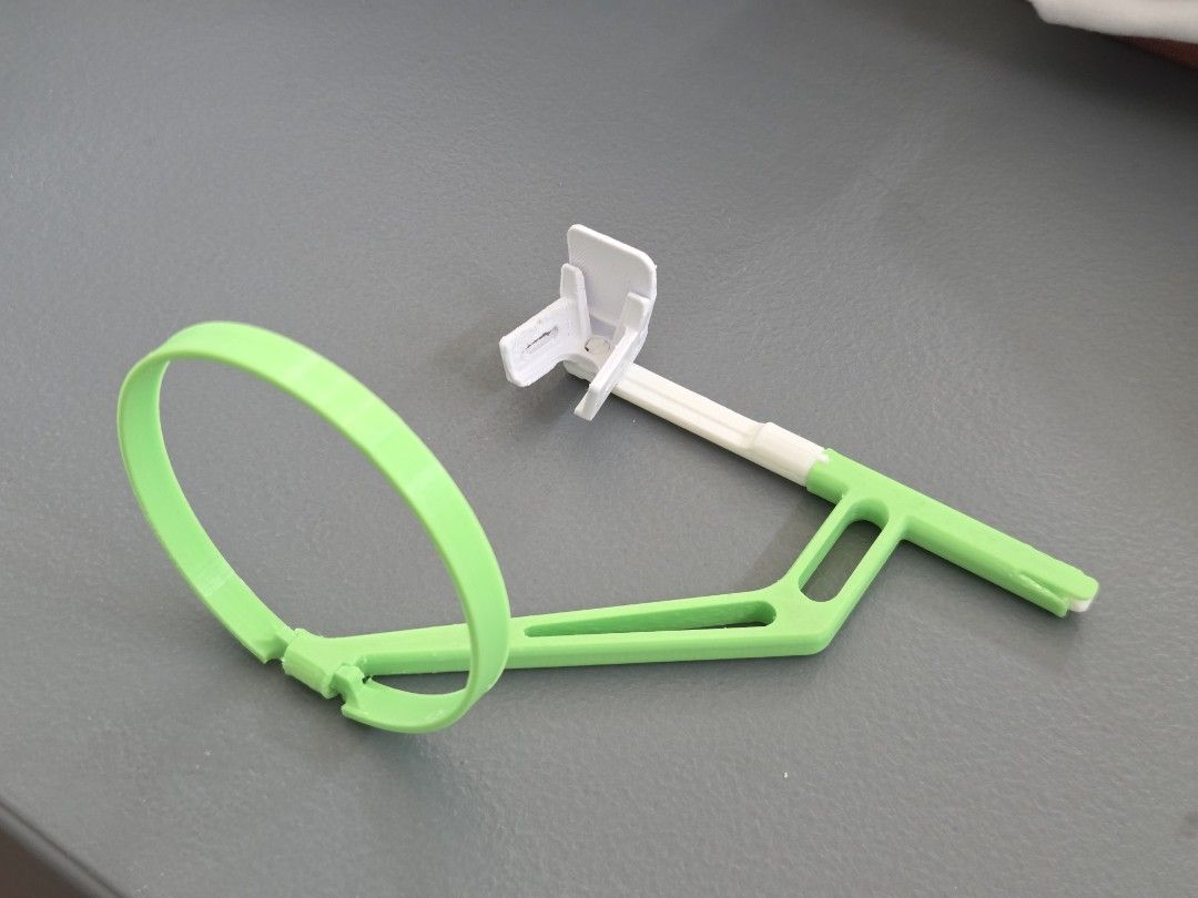 Paralleling device (non-autoclavable (Category: Medical Supplies & Tools) located in Davao. Submitted by produkt55 (Listing ID 1399791841, Image 1). Description: for sale Non-autoclavable adjustable paralleling device features: -fully rotatable film holder -rotatable ring guide -film holder rod clamp (prevents rod from slipping off) -for periapical radiographs -for slob technique -adjustable for left and right quadrants (similar functionality to 