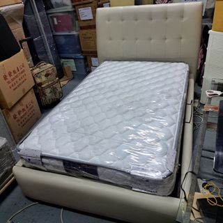 （分類：）位於 。 由 bearbrickloverssssss 提交（商品編號 1399746567，圖片 1）。簡介： 。