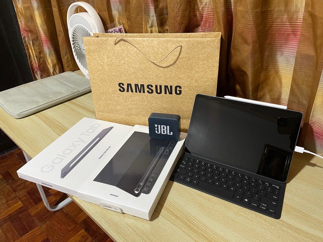 Samsung Galaxy Tab S10 Lite Tablet (Category: Android) located in Manila. Submitted by steph1781 (Listing ID 1399755710, Image 3). Description: - Samsung Galaxy Tab S10 Lite tablet (Black) - Includes keyboard and white stylus - Freebie: JBL Speaker - Comes with original box and Samsung paper bag - Screen is on, displaying time and date Bought last Oct 16, 2025 Bought for 19,900 (can show receipt) Rfs: will switch to iPad.