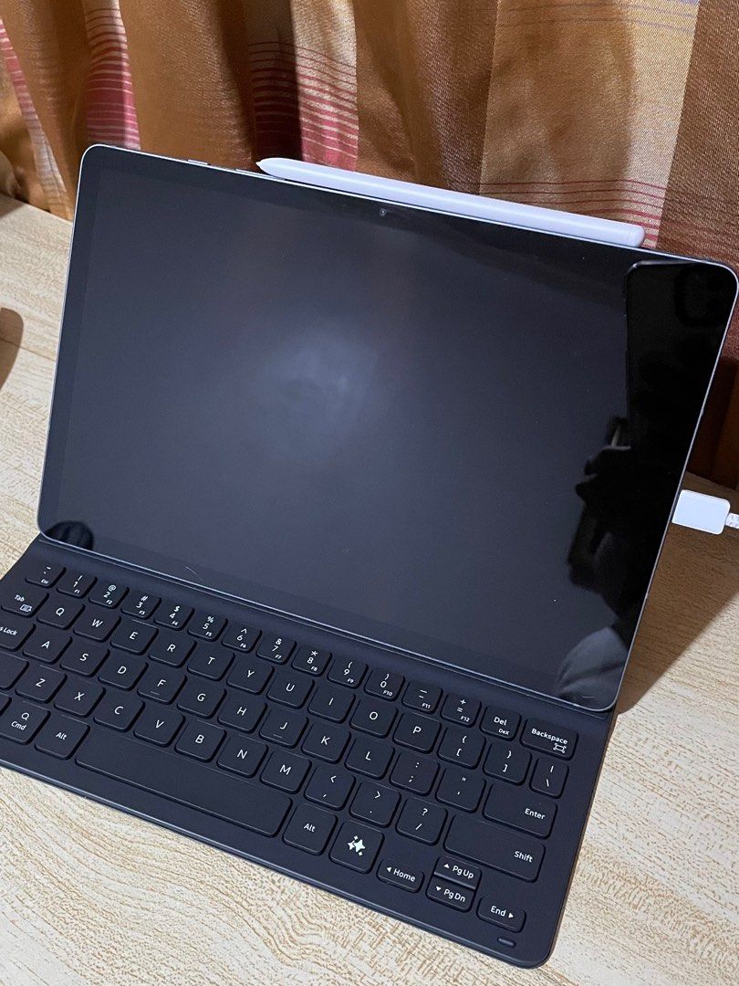 Samsung Galaxy Tab S10 Lite Tablet (Category: Android) located in Manila. Submitted by steph1781 (Listing ID 1399755710, Image 2). Description: - Samsung Galaxy Tab S10 Lite tablet (Black) - Includes keyboard and white stylus - Freebie: JBL Speaker - Comes with original box and Samsung paper bag - Screen is on, displaying time and date Bought last Oct 16, 2025 Bought for 19,900 (can show receipt) Rfs: will switch to iPad.