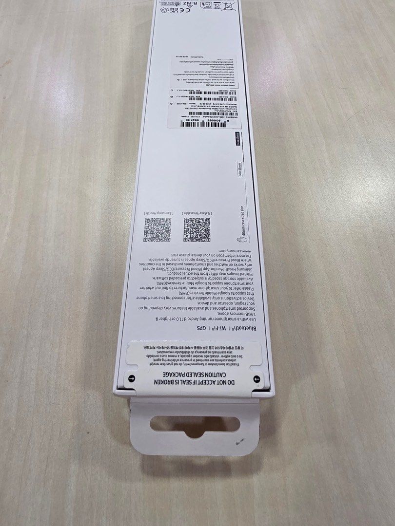 Samsung Galaxy Watch 7 (Category: Wearables & Smart Watches) located in Mandaluyong City. Submitted by ellasellstuff (Listing ID 1399733567, Image 3). Description: ✅ Highlights • Uses the new 3nm‑process chip (the Exynos W1000) for significantly improved performance and efficiency. • Advanced health and fitness sensors: upgraded BioActive Sensor (13 LEDs) for better accuracy in heart rate, SpO₂, body composition, etc. • Dual‑frequency GPS (L1 + L
