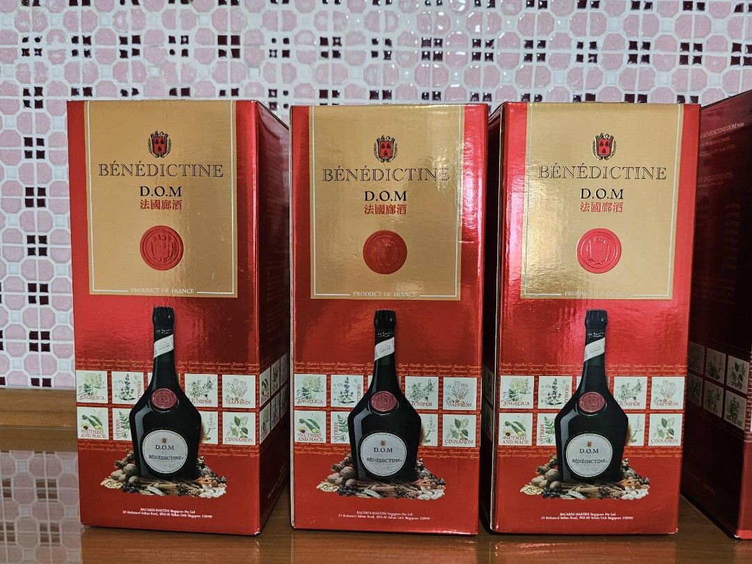 Aged DOM Benedictine ABV 40% 1 Litre (15 yo), Food & Drinks