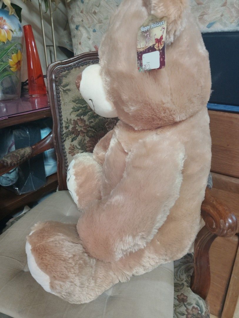 teddy bear big size (Category: Plushies & Soft Toys) located in Manila. Submitted by boyhet.thrift15 (Listing ID 1399731690, Image 3). Description: classic teddy bear big size (size:2 ft) bnew selling 800.
