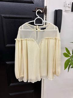 (Category: ) located in . Submitted by clothes_needlove (Listing ID 1399685589, Image 1). Description: .