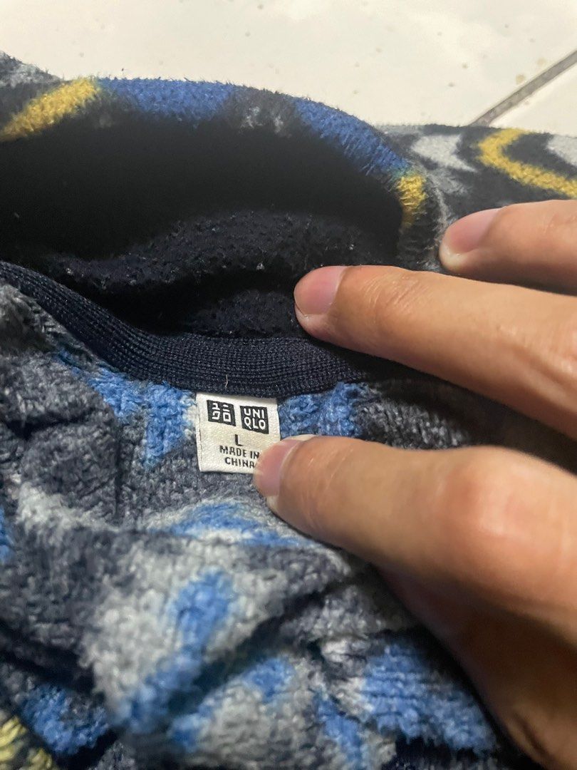 Uniqlo Aztec Fleece (Category: Activewear) located in Manila. Submitted by 2002kid (Listing ID 1399708393, Image 3). Description: Uniqlo Fleece Pattern Size: Large Unisex Ykk Zipper Patagonia Vibes Patterned Good Condition Unisex Dimes Width: 21 Length: 29 Issue: None Need wash 📨.
