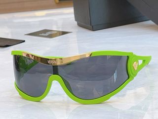 Versace 螢光綠太陽眼鏡64246179471874110