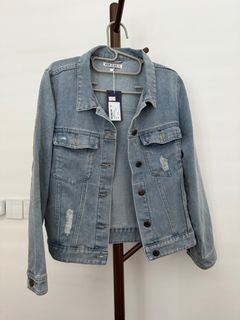 (Category: ) located in . Submitted by mywardrobe2u (Listing ID 1399700377, Image 1). Description: .
