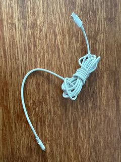 Cable blanco USB-C a Lightning de 2 metros