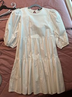 (Category: ) located in . Submitted by mdeclutterrr (Listing ID 1399702888, Image 1). Description: .
