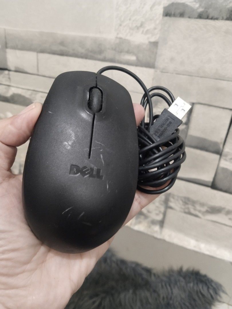 Affordable Dell Wired Mouse 😍👌 (Category: Mouse & Mousepads) located in Malolos. Submitted by afford.japan (Listing ID 1399974507, Image 2). Description: Affordable Dell Wired Mouse 😍👌.