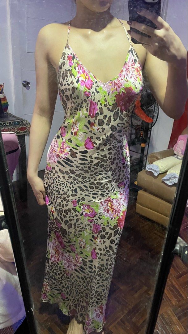 Animal print long dress (Category: Dresses) located in Angeles City. Submitted by liaaa000 (Listing ID 1400005067, Image 3). Description: - Size S-M - Adjustable straps - Bought in Bangkok - Color is really vibrant in person - Waist is 26 inches (used a tape measure).