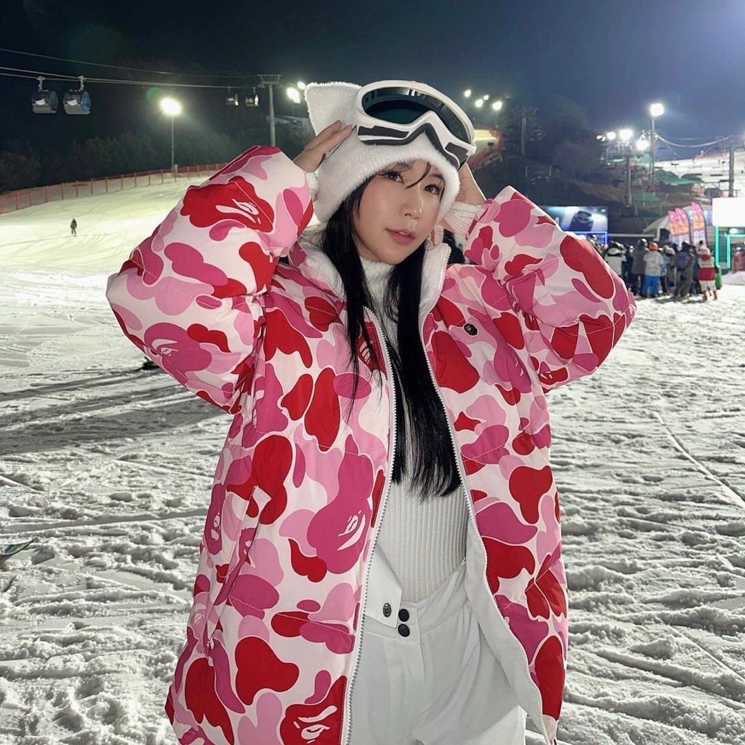 BAPE ABC CAMO REVERSIBLE DOWN JACKET, Women's Fashion, Coats