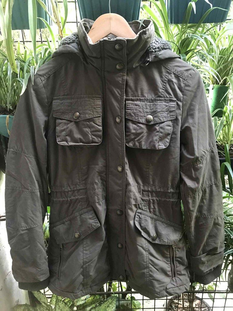BCBG GENERATION OLIVE GREEN JACKET (Category: Coats, Jackets and Outerwear) located in Quezon City. Submitted by 3db9d8a707b0b26b8c8adbe02c2e77 (Listing ID 1399893692, Image 3). Description: Good as new No flaws. Xs on tag fit to small.