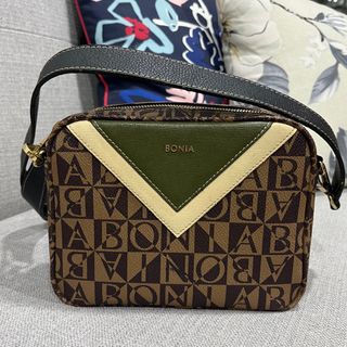(Category: ) located in . Submitted by treasurersfind (Listing ID 1399949717, Image 1). Description: .