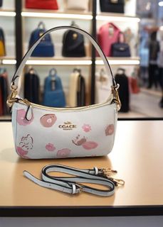 (Category: ) located in . Submitted by luxurious.mall (Listing ID 1399844264, Image 1). Description: .