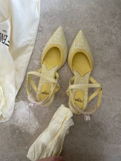 (Category: ) located in . Submitted by wardrobecleanout2 (Listing ID 1399905093, Image 1). Description: .