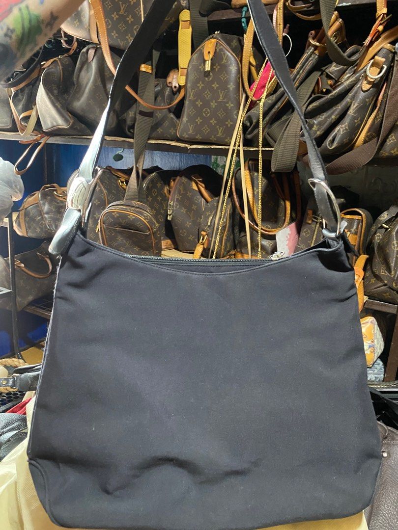 Ferregamo Salvatore (Category: Luxury Bags & Wallets) located in Quezon City. Submitted by anniefuent43943 (Listing ID 1399889521, Image 1). Description: Inday Kikay Preloved Bags.