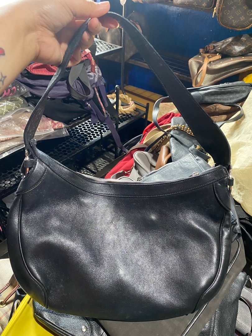 Ferregamo Salvatore (Category: Luxury Bags & Wallets) located in Quezon City. Submitted by anniefuent43943 (Listing ID 1399889521, Image 2). Description: Inday Kikay Preloved Bags.