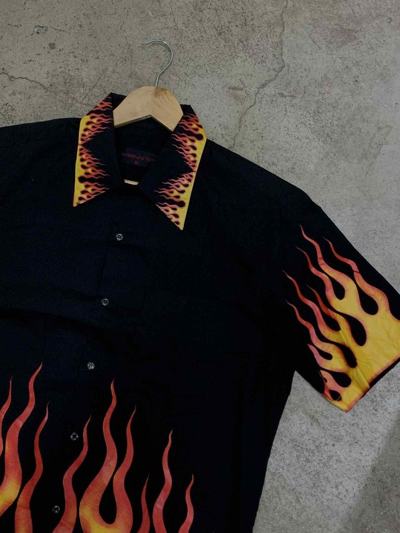 Flame Print Button-Up Shirt (Category: Tshirts & Polo Shirts ) located in Angeles City. Submitted by pkthreadz (Listing ID 1399977928, Image 2). Description: Flame polo y2k Dimes: 23x30 📩📩📩.