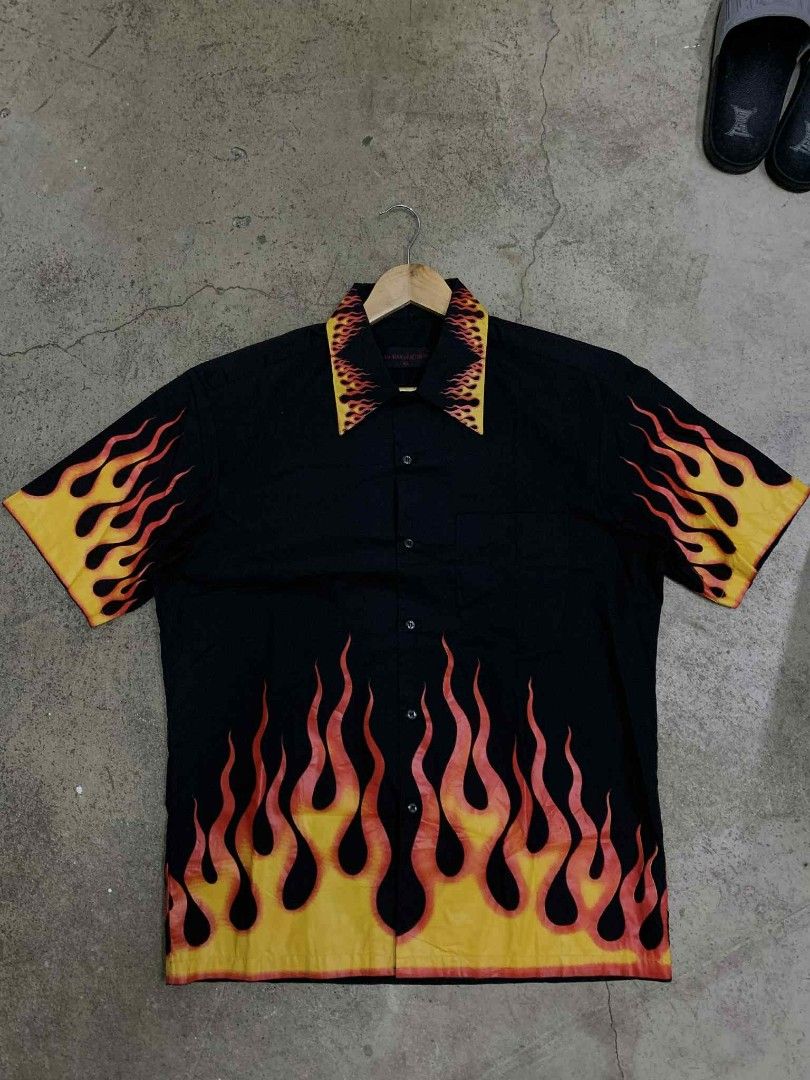 Flame Print Button-Up Shirt (Category: Tshirts & Polo Shirts ) located in Angeles City. Submitted by pkthreadz (Listing ID 1399977928, Image 1). Description: Flame polo y2k Dimes: 23x30 📩📩📩.