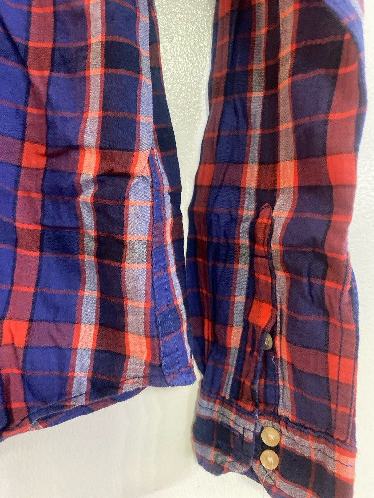 Forever 21 Plaid Top (Category: Longsleeves) located in Taguig. Submitted by declutterwithriz (Listing ID 1399948236, Image 3). Description: Used. Please manage expectations..