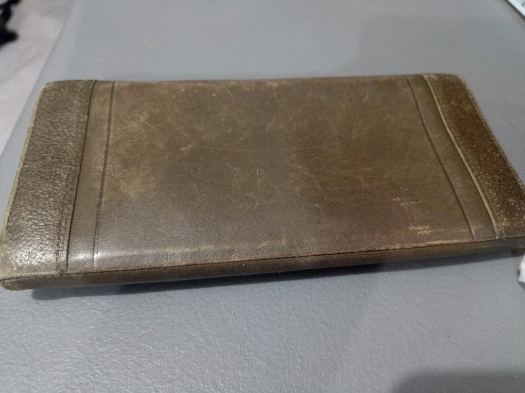 Givenchy Wallet (Category: Luxury Bags & Wallets) located in San Jose del Monte. Submitted by m_nshop (Listing ID 1399943828, Image 2). Description: Japan Auction Source with normal sign of usage project wallet na po selling as is payment first jnt or lalamove courier.