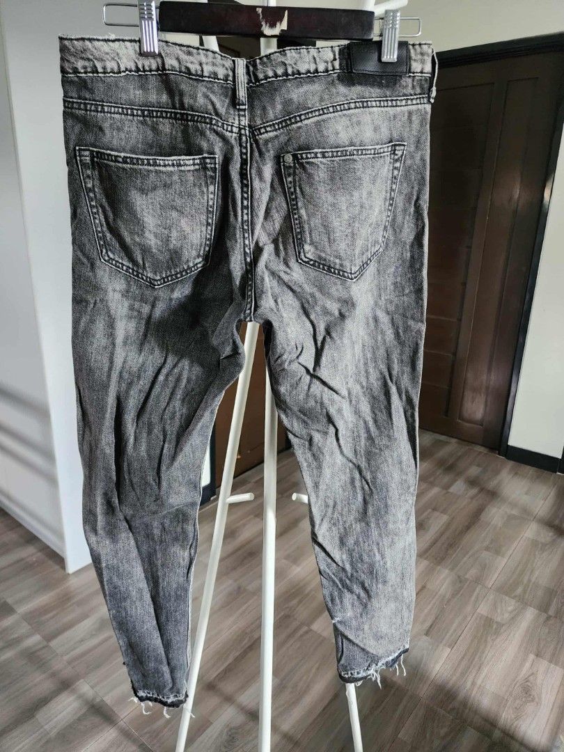 H&M GF Fit Ankle pants / 28in (Category: Jeans) located in Manila. Submitted by ivyfcb (Listing ID 1399836099, Image 3). Description: .