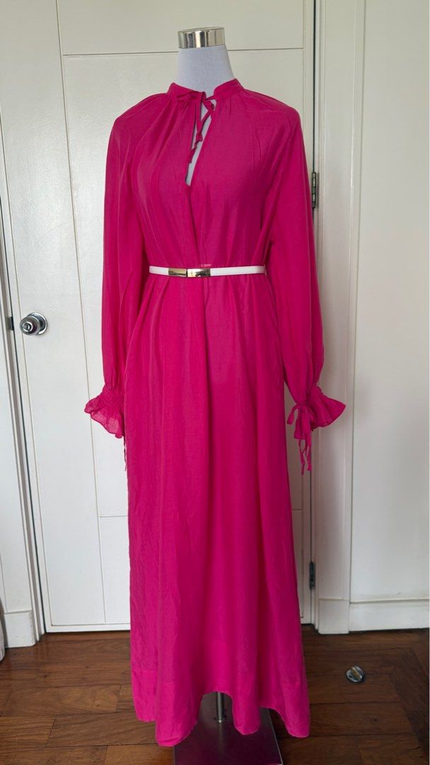 H&M Pink Maxi Dress (Category: Dresses) located in Makati City. Submitted by acfashionista (Listing ID 1399846177, Image 2). Description: H&M Pink Maxi Dress Small on Tag Can fit up to XLarge Note: Small hole on the left side of dress due to tag price but not noticeable. Last pic posted .
