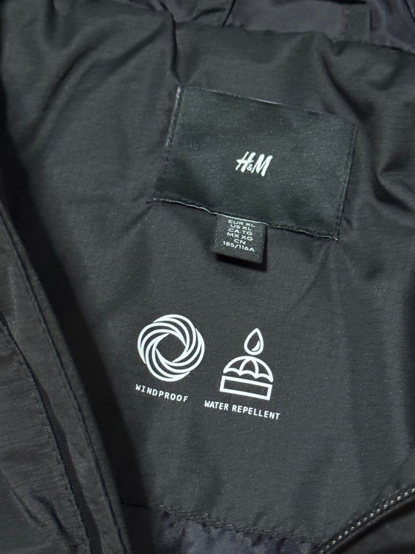 H&M Windproof Water Repellent Puffer Vest (Category: Coats, Jackets and Outerwear) located in Manila. Submitted by getupkid (Listing ID 1399839149, Image 2). Description: - H&M Puffer Vest - Windproof and Water Repellent - Size: XL - Used only during my trip in the UK - Meetup: Central Square, BGC.