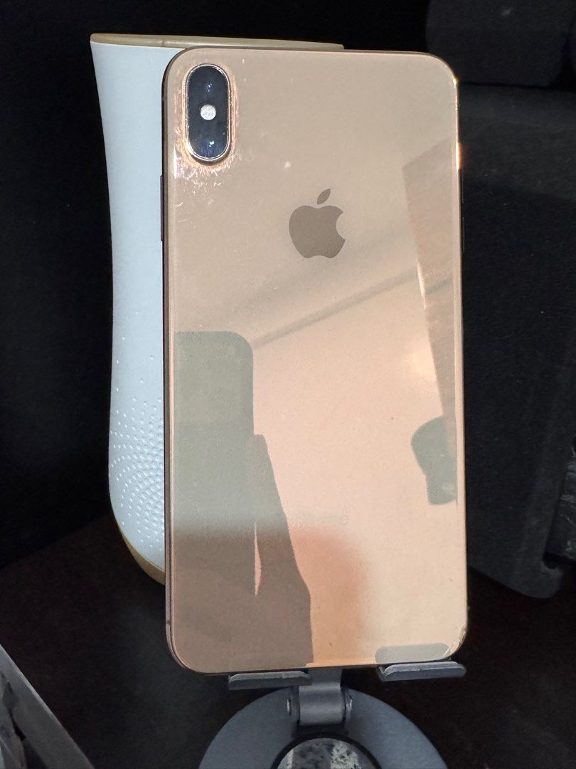 Iphone XS Max (Category: iPhone X Series) located in Baguio. Submitted by preloved_finds18 (Listing ID 1399986562, Image 1). Description: Iphone xs max Gold 256gb Factory unlocked 96% battery health Unit only Rfs: spare phone only Baguio City.