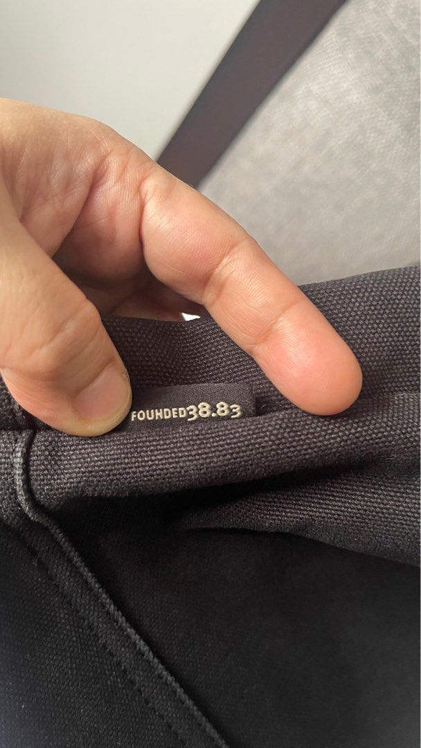 Kangol bucket bag (Category: Cross-body Bags) located in Quezon City. Submitted by itsallaboutstuffphbya (Listing ID 1399851886, Image 3). Description: Buyer will shoulder sf..
