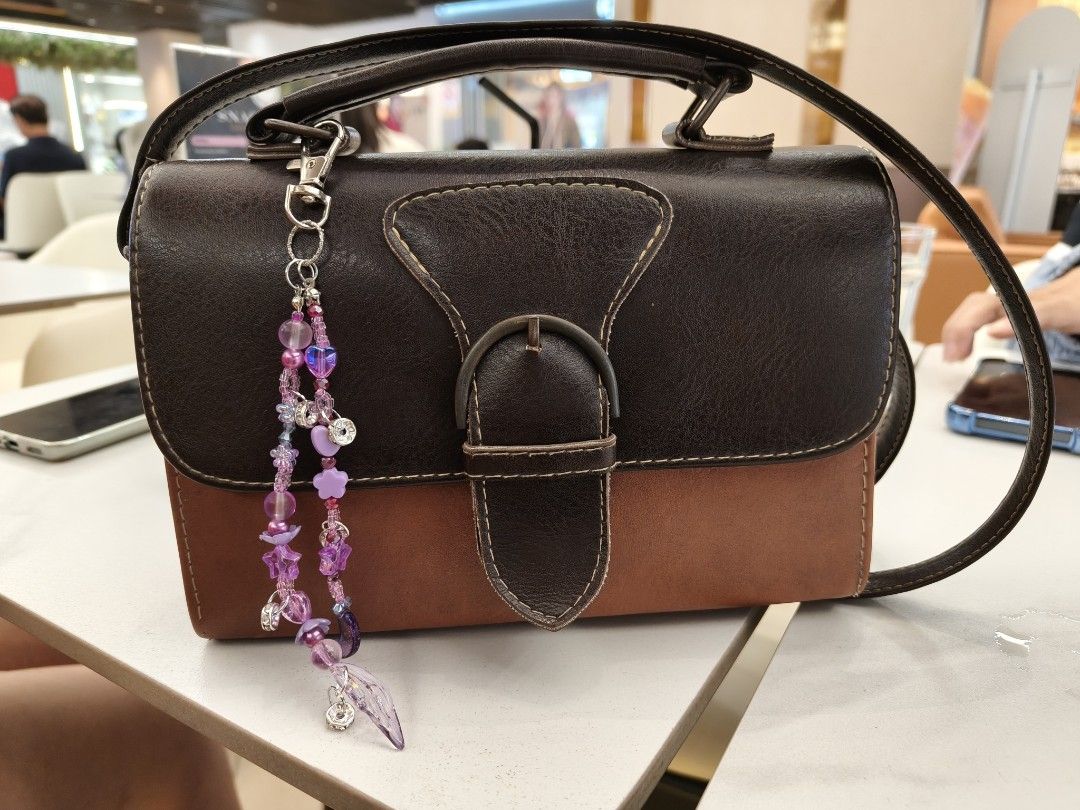 Keychains (Category: Handmade Craft) located in Puchong. Submitted by carvon (Listing ID 1399967030, Image 3). Description: Handmade keychain of beads and charms. Cute and sweet tangles for various fashions. Handbag 👜 charms, phone chains, crossbody phone accessories..