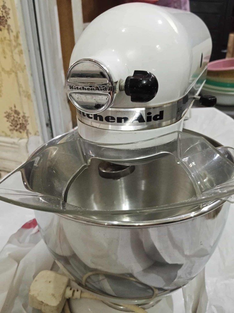 Kitchen Aid Mixer (Category: Hand & Stand Mixers) located in Las Pinas. Submitted by jessywlkr1122 (Listing ID 1399943798, Image 3). Description: .