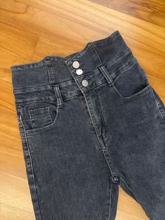 (Category: ) located in . Submitted by sgvintageloves (Listing ID 1399973426, Image 1). Description: .
