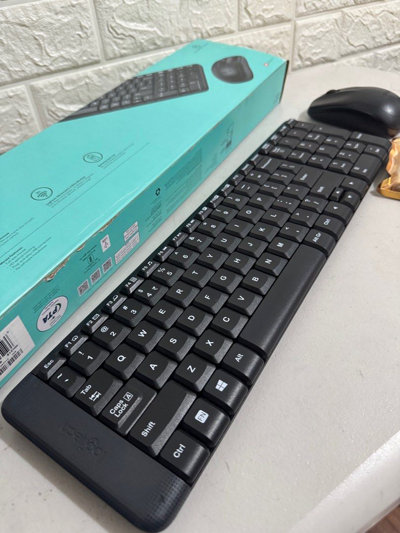 Logitech M215 Keyboard and Mouse Bluetooth (Category: Computer Keyboard) located in Manila. Submitted by masi_ (Listing ID 1400006915, Image 1). Description: Logitech M215 Keyboard and Mouse Bluetooth Thrice lang nagamit. .