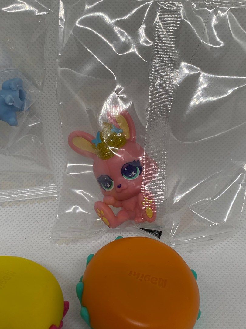 Magiki Sugar Friends (Category: Designer & Blind Box Toys) located in Mandaluyong City. Submitted by baboools (Listing ID 1399901231, Image 3). Description: .