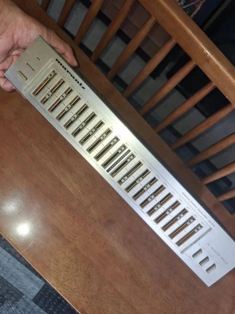 Marantz Graphic Stereo Equalizer EQ-20D (Category: Soundbars, Speakers & Amplifiers) located in Maasin. Submitted by safestone_a21192 (Listing ID 1399948364, Image 3). Description: in good working condition 220volts made in japan location Southern Leyte.