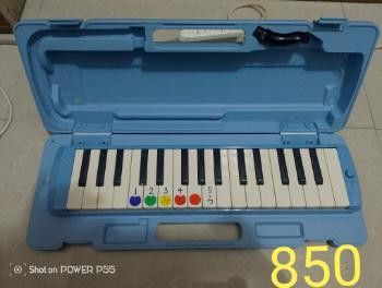Melodica Keyboard with Case (Category: Musical Instruments) located in San Rafael. Submitted by jflshoppe1989 (Listing ID 1399848614, Image 1). Description: Melodica keyboard comes with a case. It has 32 keys with color-coded notes. The keyboard is blue and includes a mouthpiece and a handle. The price is 850..