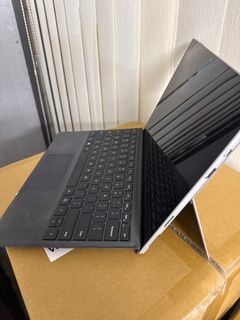 Microsoft Surface Laptop450550036369264640