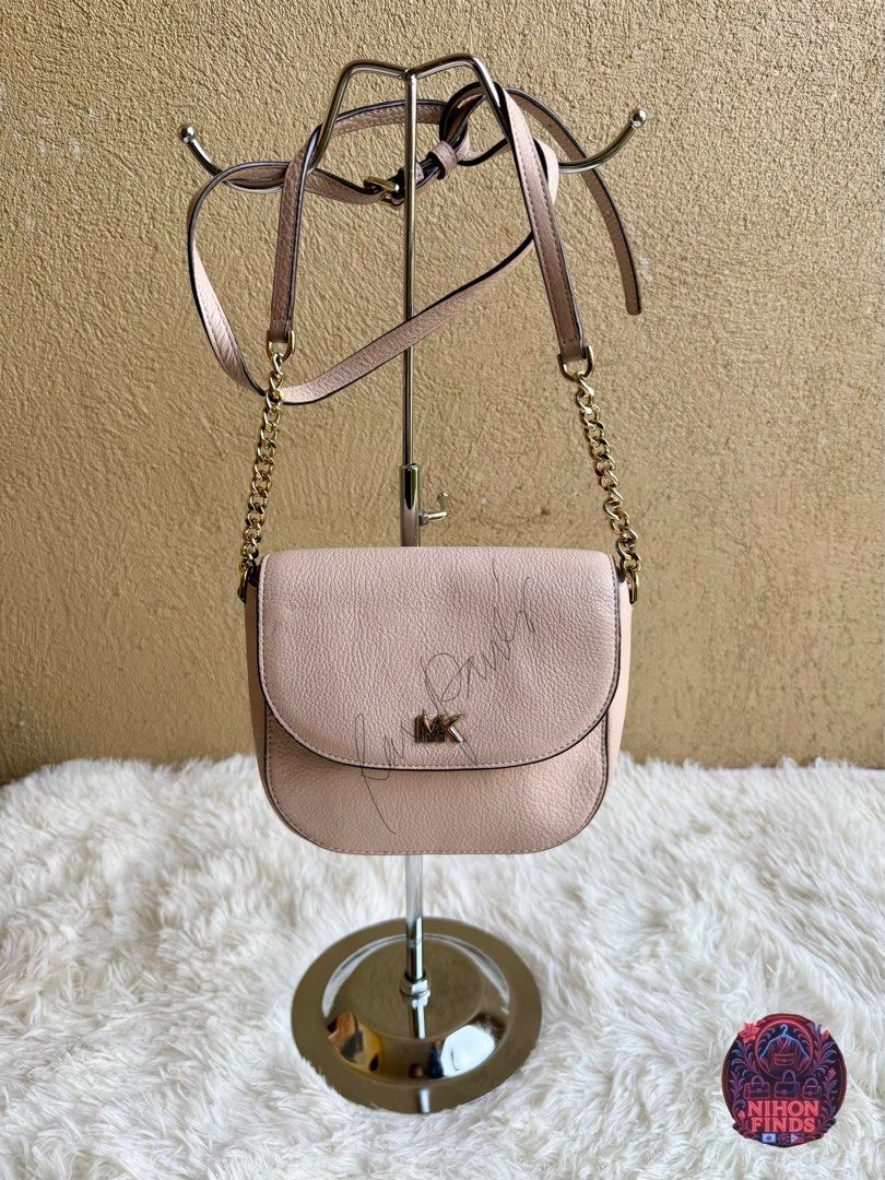 MK Jet Set Crossbody Bag (Category: Luxury Bags & Wallets) located in Bacoor. Submitted by nihonfindsbyrp (Listing ID 1399918130, Image 1). Description: Mini sling bag. Overall in good condition..
